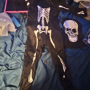 Childrens Age 6 To 10 Medium Black Skeleton Costume with Skull Mask And Gloves